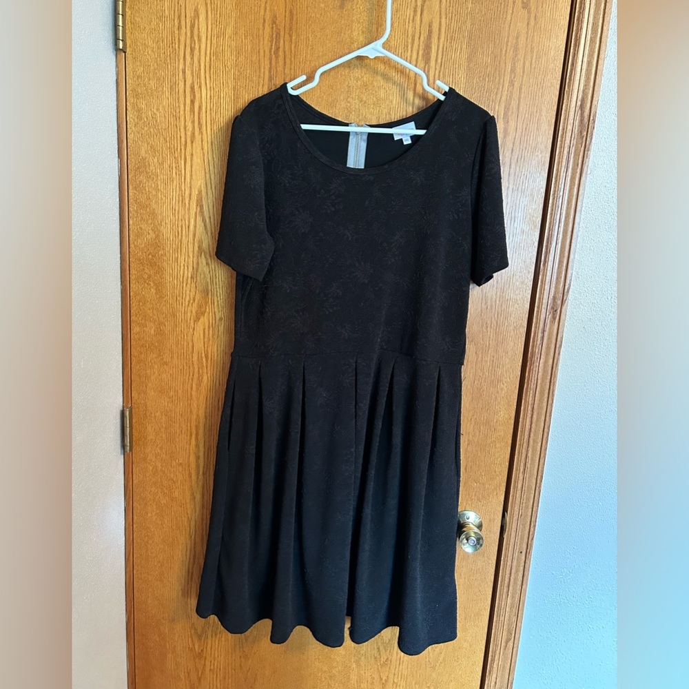 LuLaRoe Amelia Dress in Black